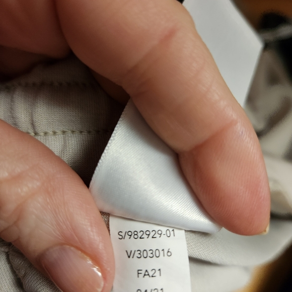 Athleta Seasoft Midrise Straight Crop In Abalone. EUC. #982929 - Picture 7 of 9